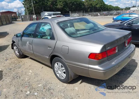 2001 Toyota Camry Le from USA, damaged, VIN 4T1BG28K81U057557